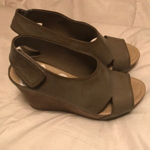 Kenneth Cole Reaction Wedge Sandal- leather top